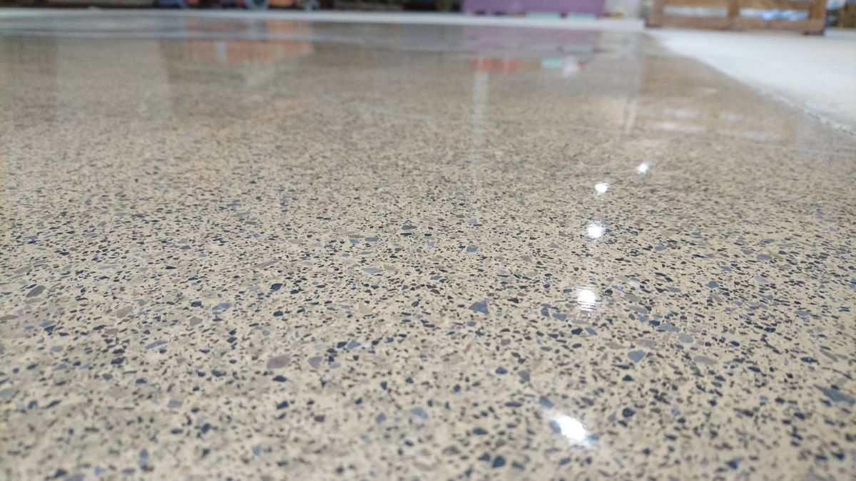 Taşlama makinesiyle beton silim çalışması