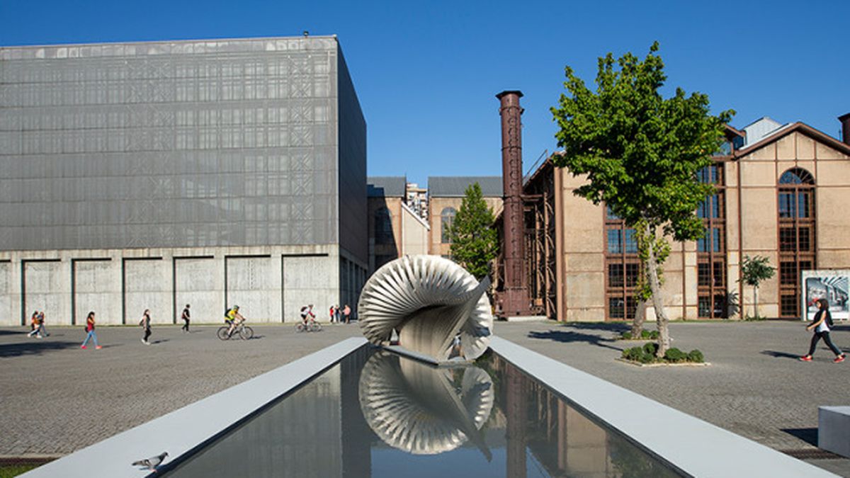 Bilgi Üniversitesi İstanbul — zemin uygulaması